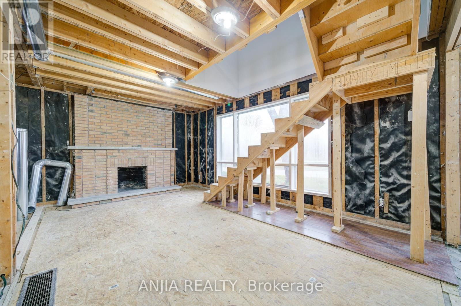 27 JONQUIL CRESCENT Image 15