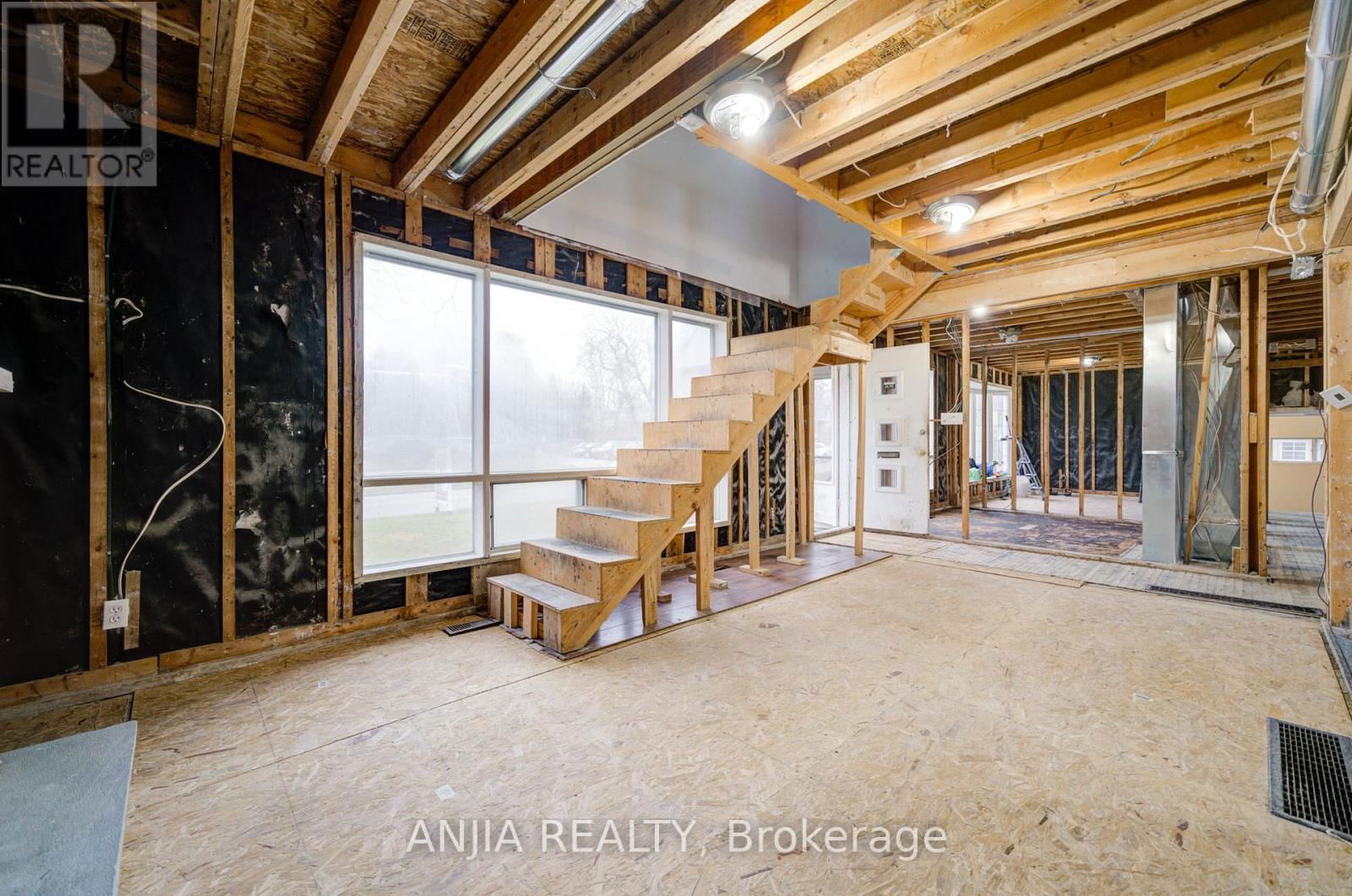 27 JONQUIL CRESCENT Image 16