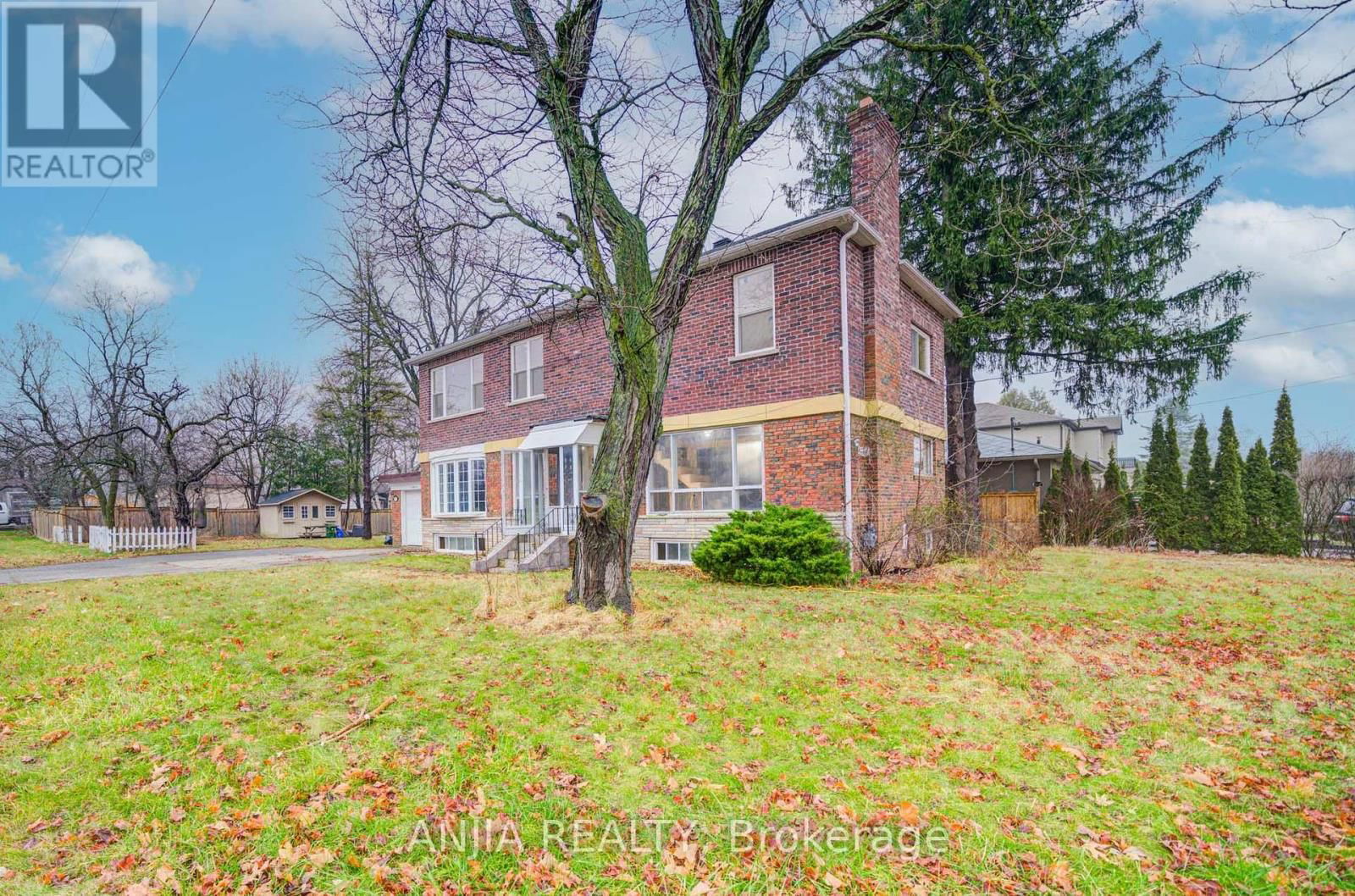 27 JONQUIL CRESCENT Image 2