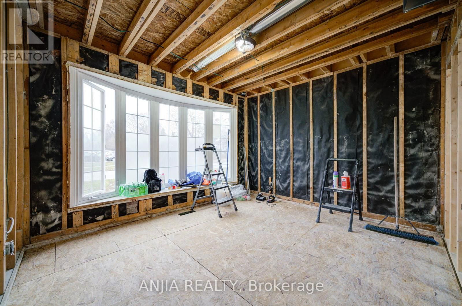 27 JONQUIL CRESCENT Image 21