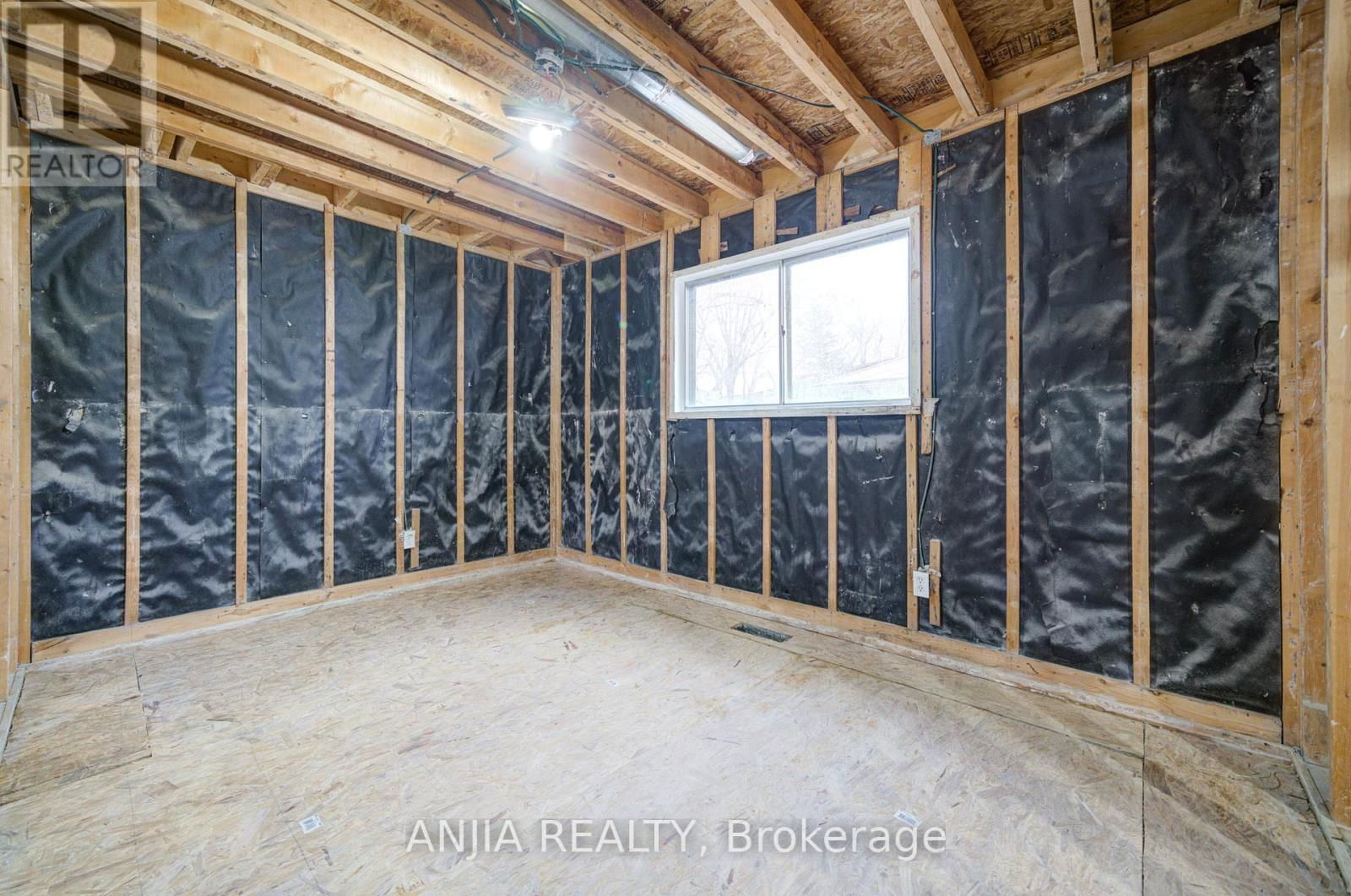 27 JONQUIL CRESCENT Image 23