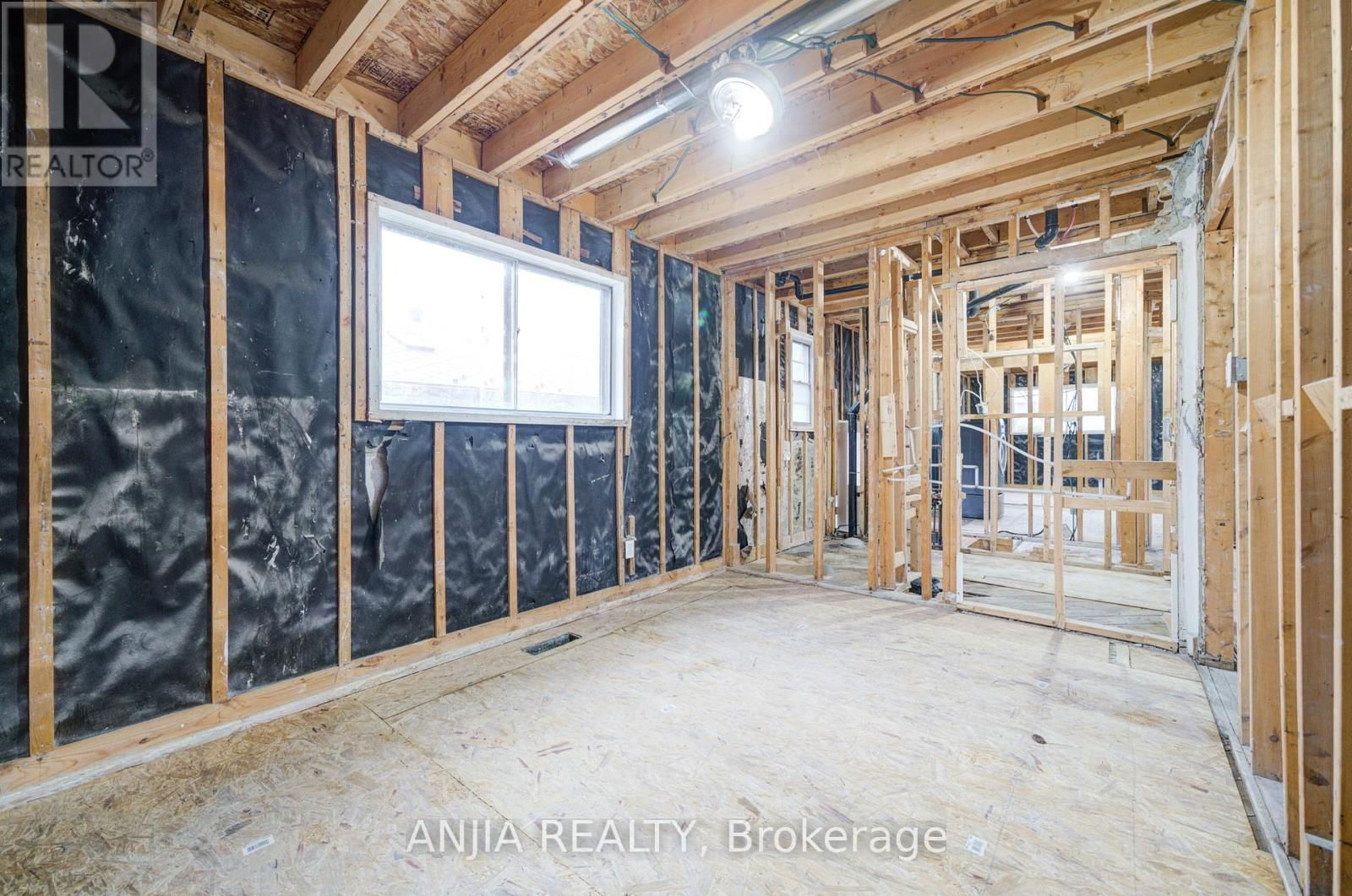 27 JONQUIL CRESCENT Image 24