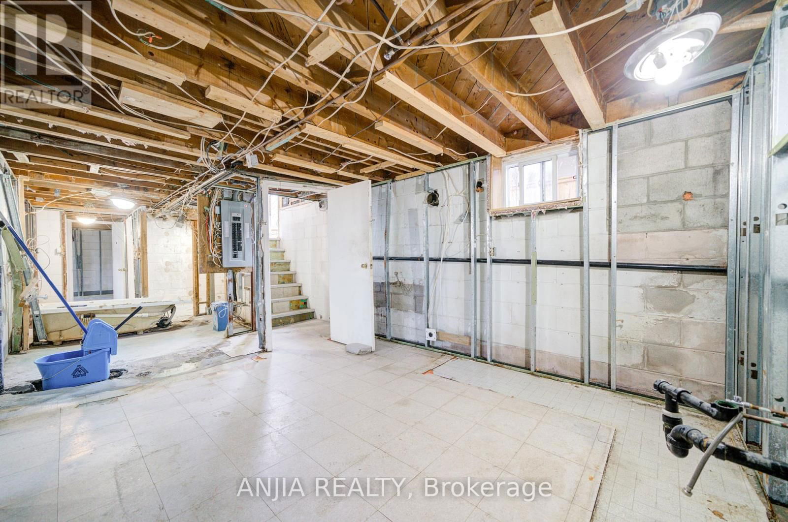 27 JONQUIL CRESCENT Image 29