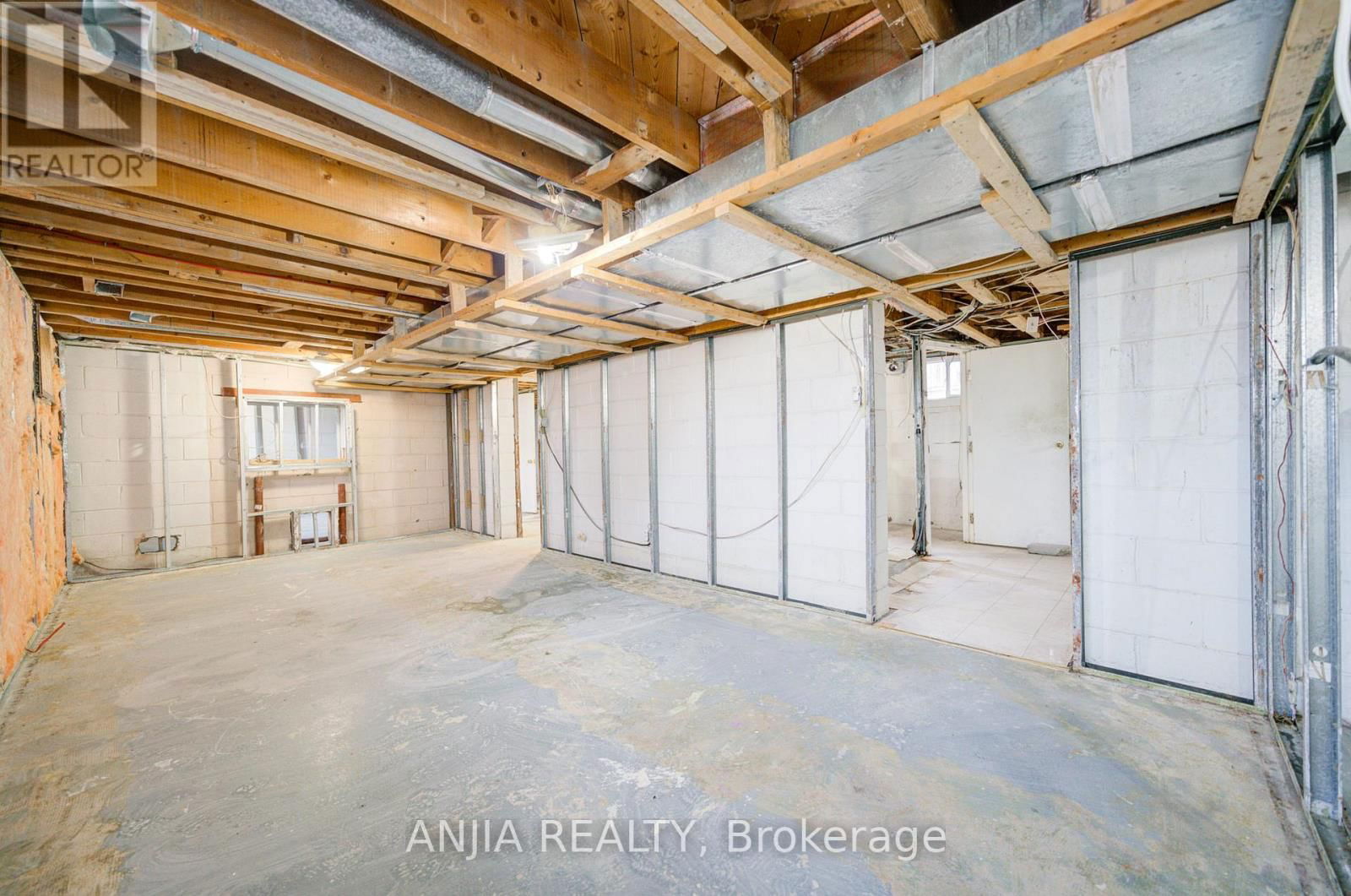 27 JONQUIL CRESCENT Image 31