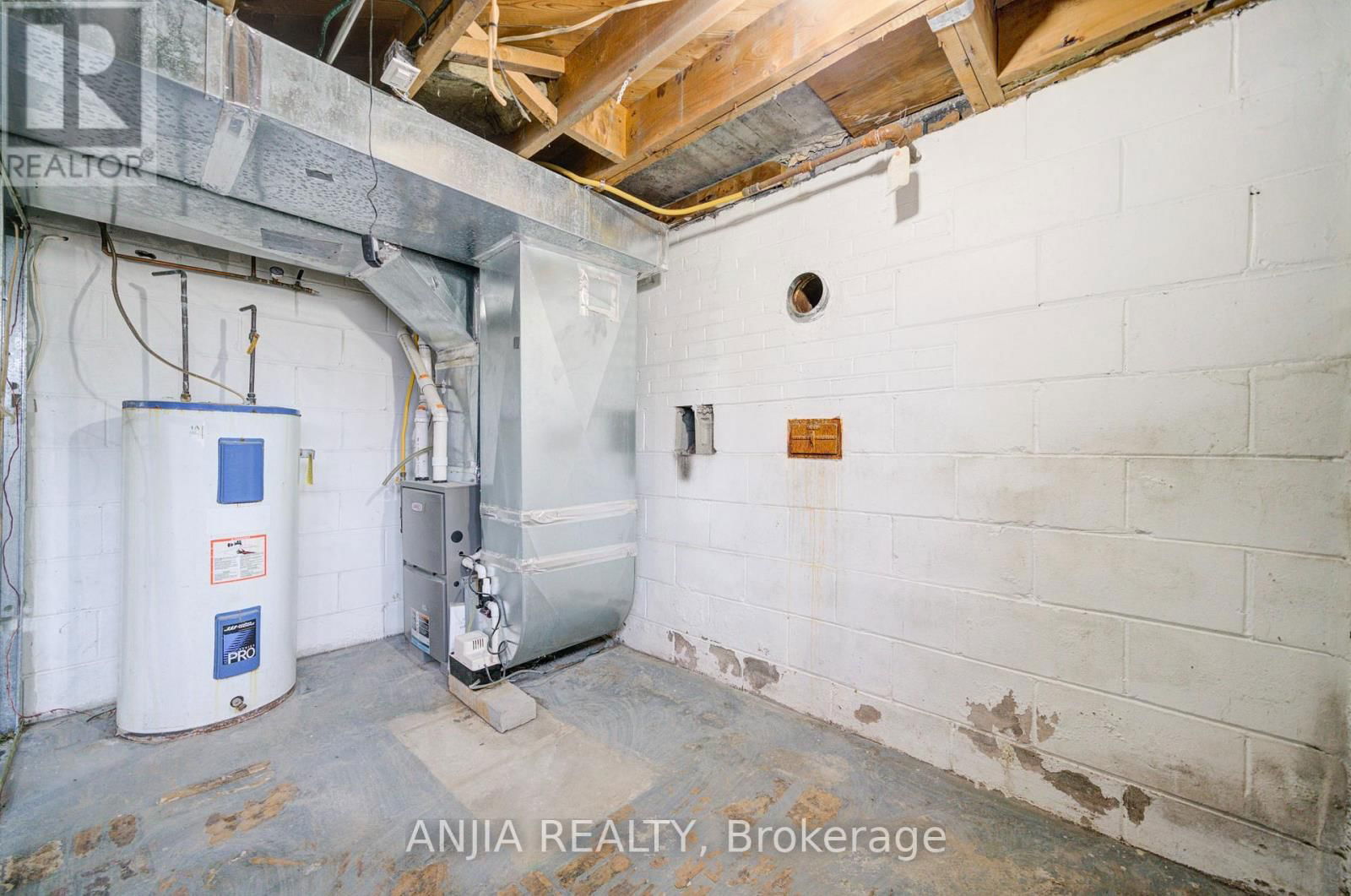 27 JONQUIL CRESCENT Image 32