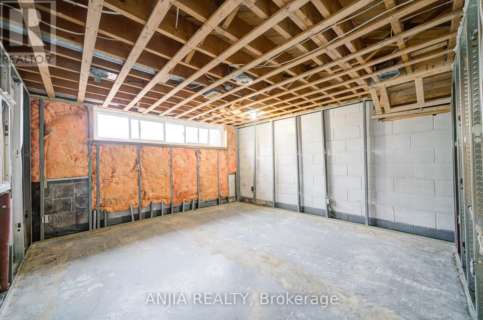 27 JONQUIL CRESCENT Image 34