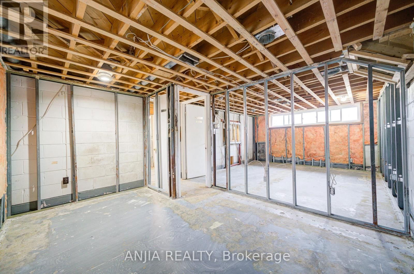 27 JONQUIL CRESCENT Image 35