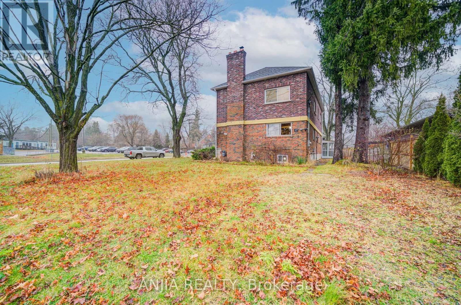 27 JONQUIL CRESCENT Image 38