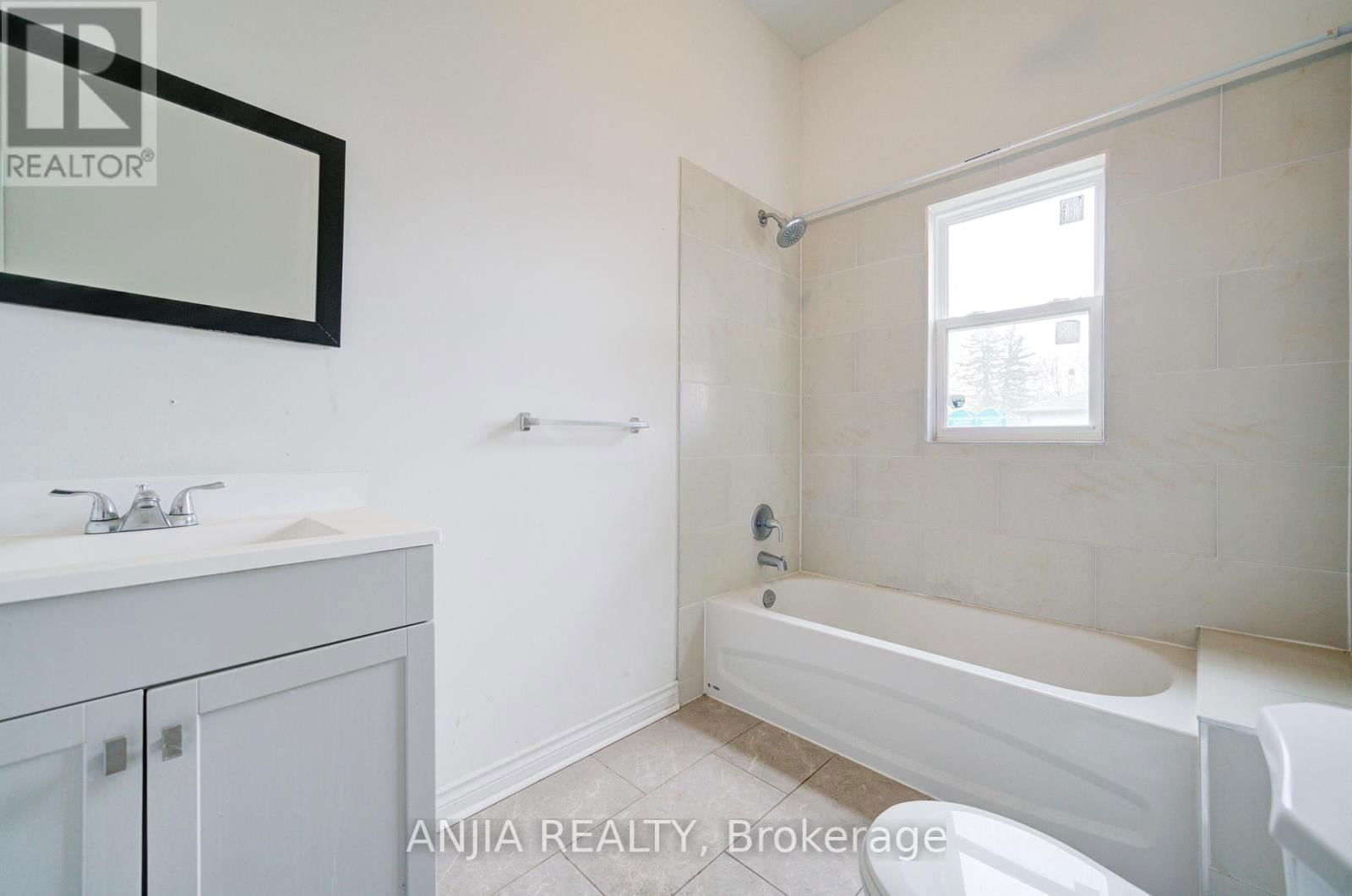27 JONQUIL CRESCENT Image 8