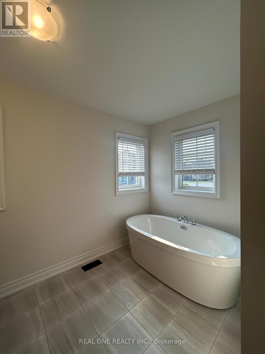 2 KENNETH ROGERS CRESCENT Image 16