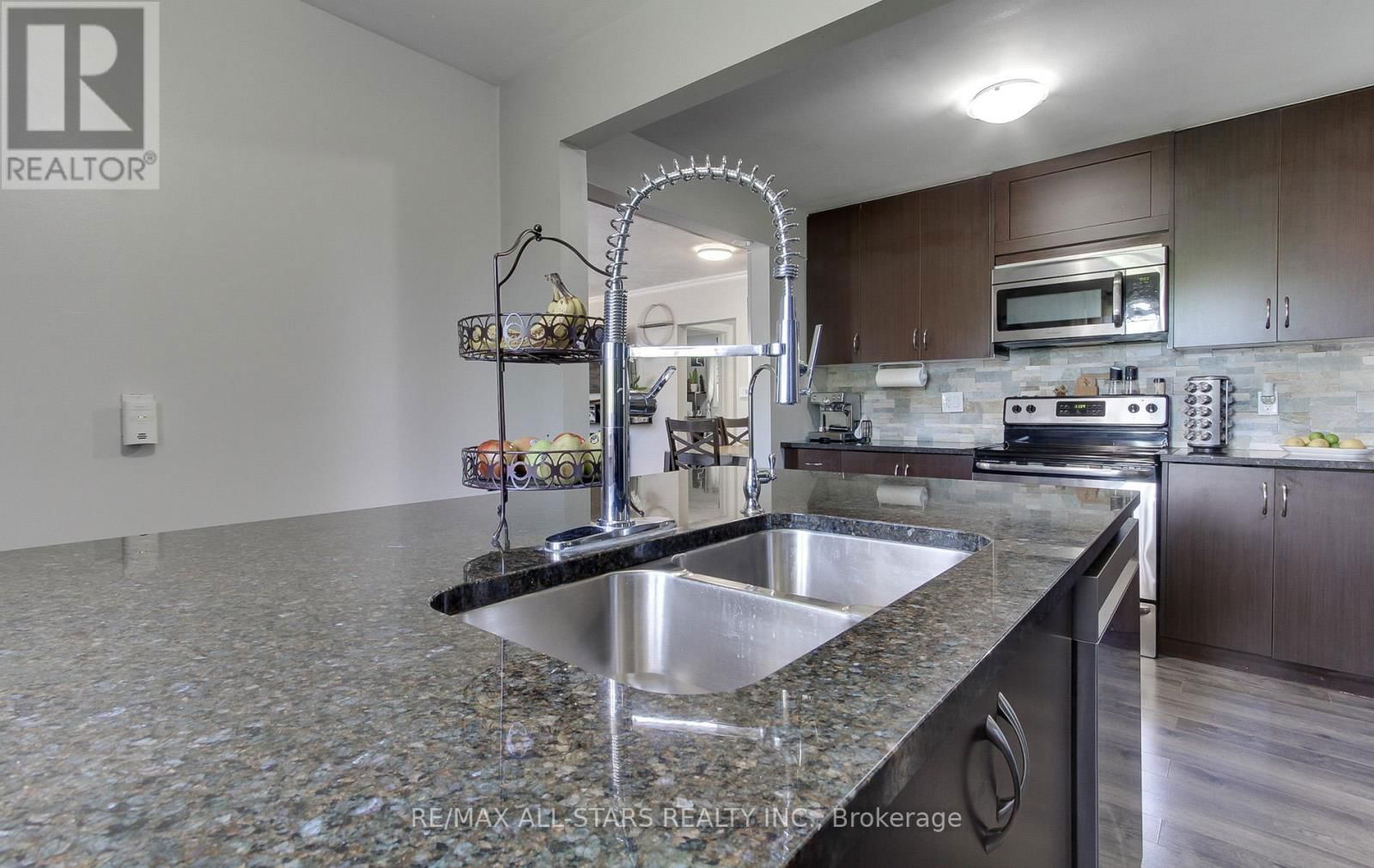 297 WALTER DRIVE Image 11