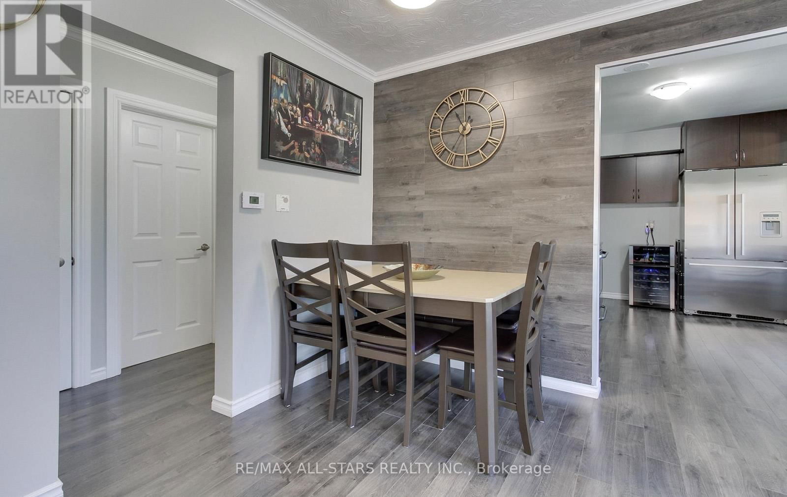 297 WALTER DRIVE Image 13