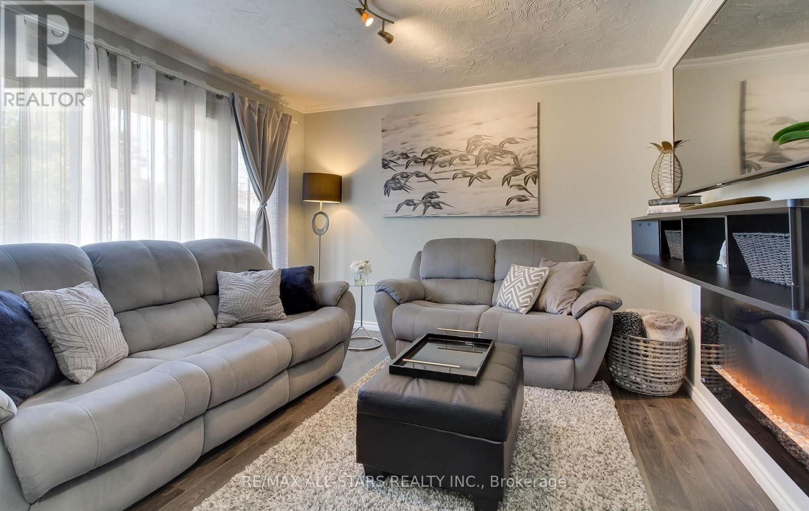 297 WALTER DRIVE Image 15
