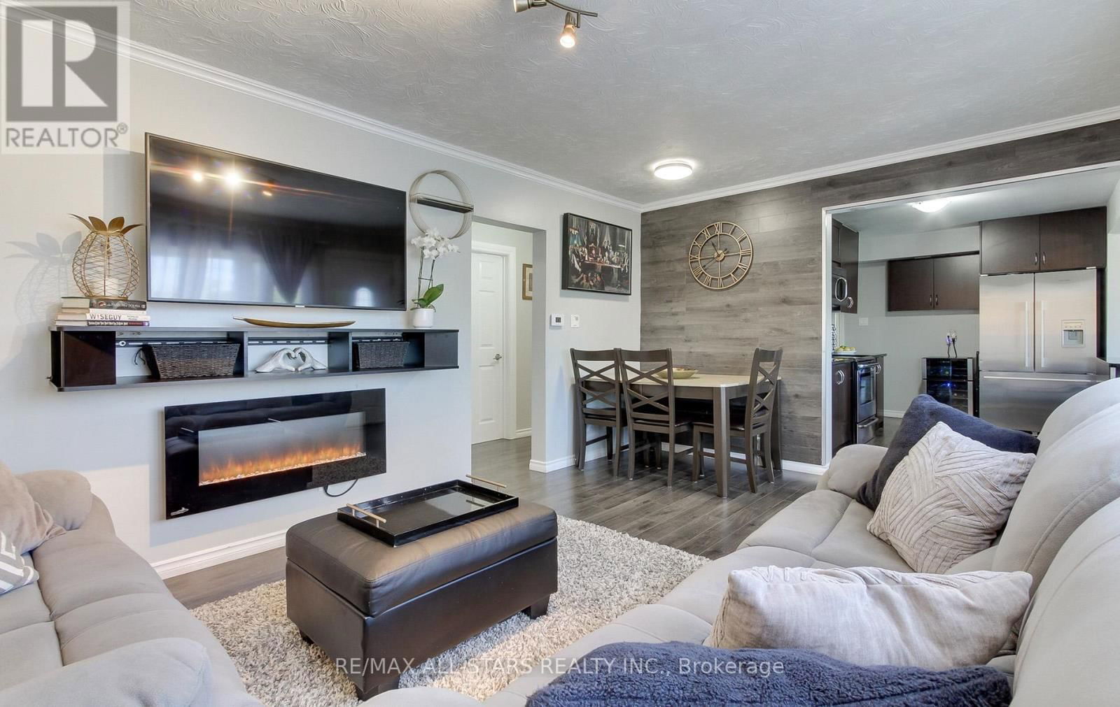 297 WALTER DRIVE Image 16