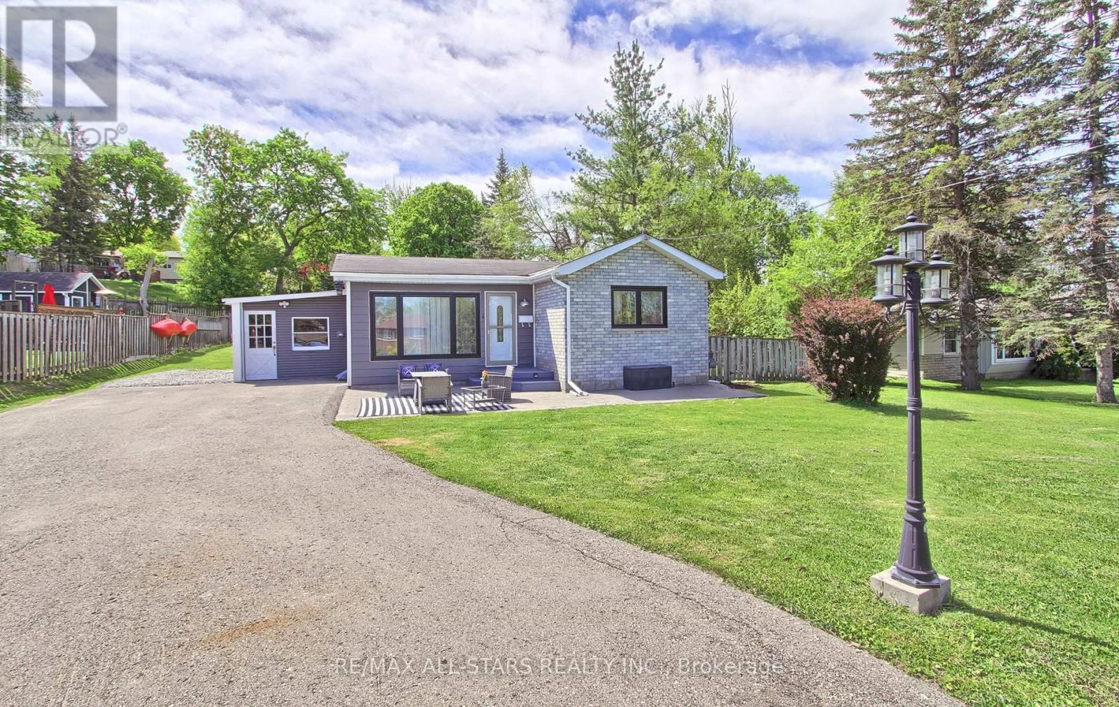 297 WALTER DRIVE Image 2