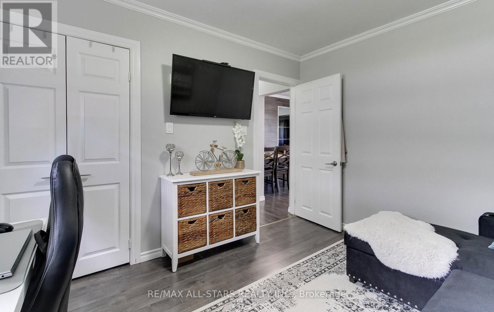 297 WALTER DRIVE Image 23