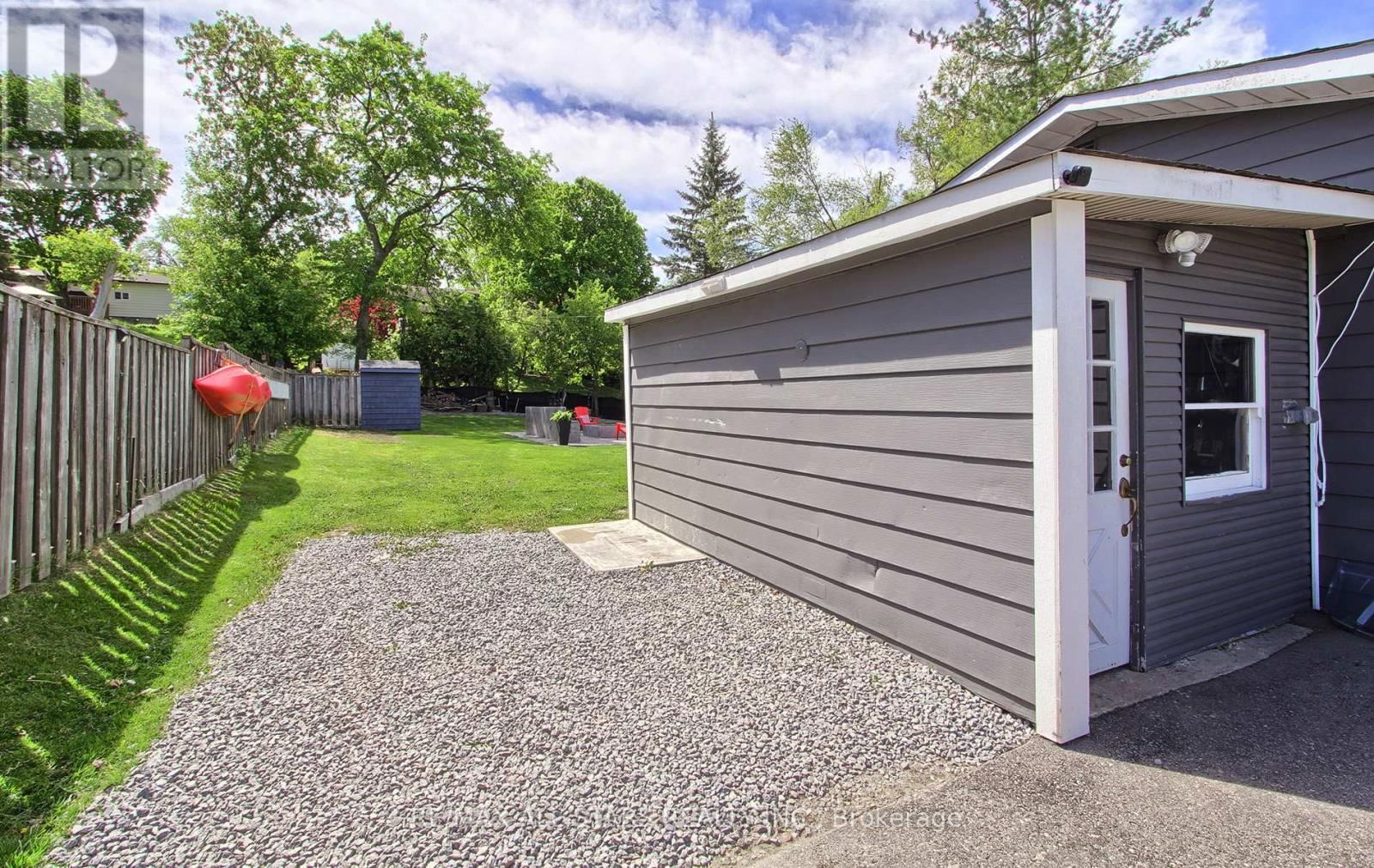 297 WALTER DRIVE Image 33
