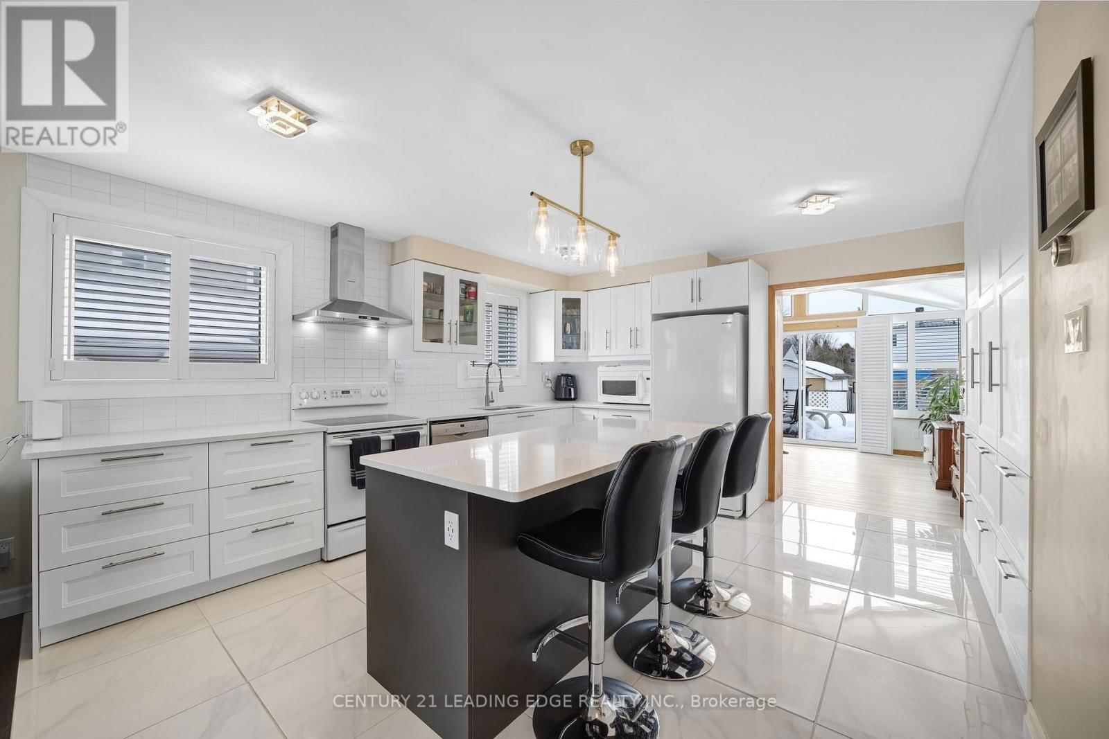 12 MCKEOWN STREET Image 1
