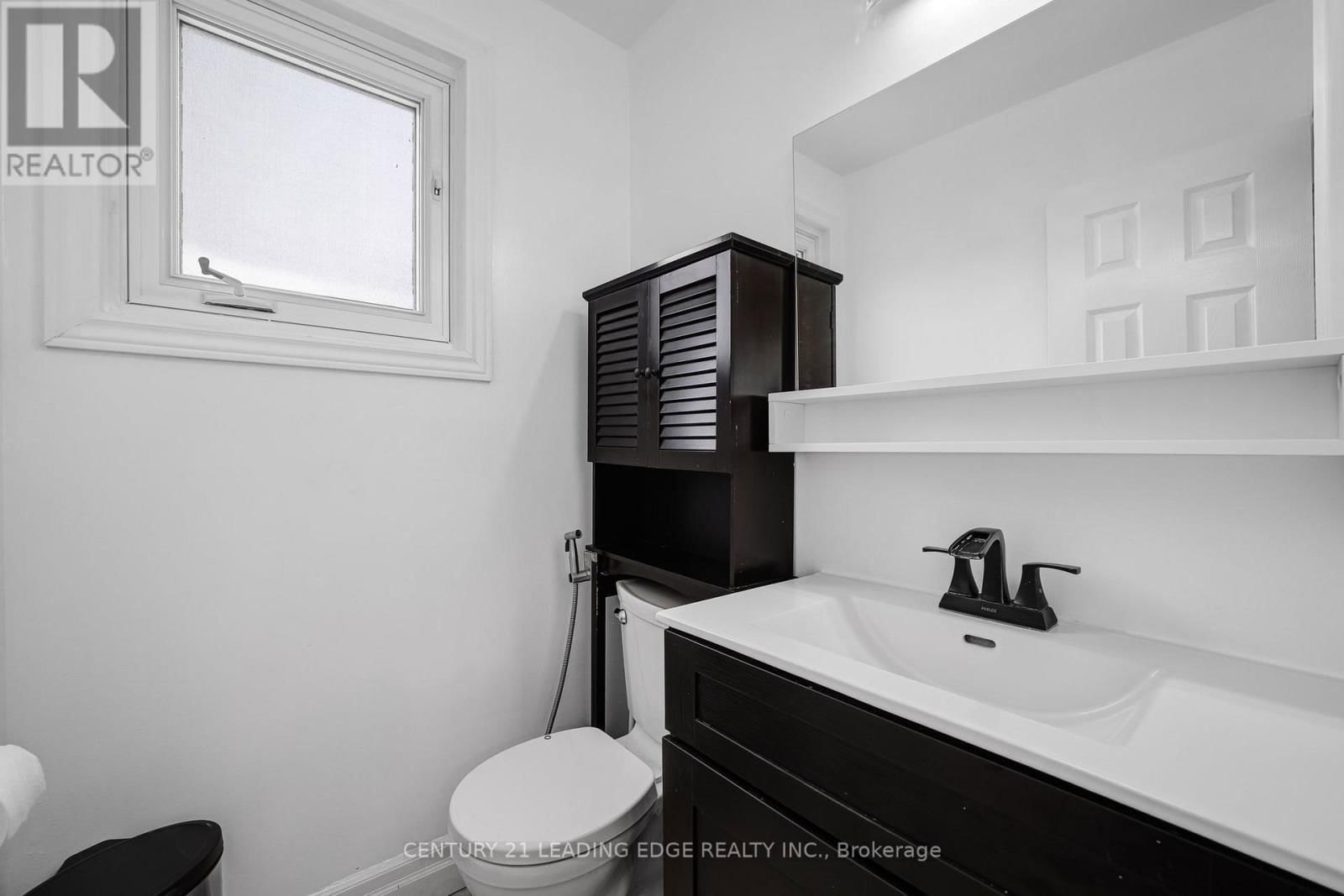 12 MCKEOWN STREET Image 29