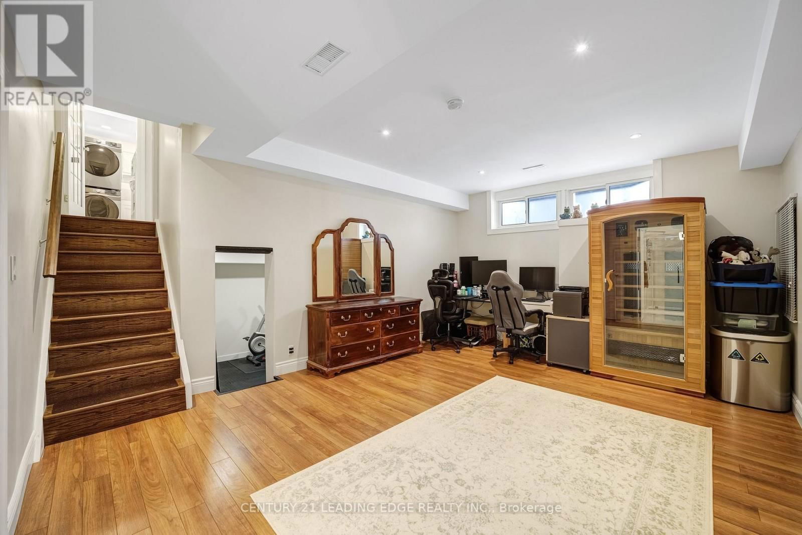 12 MCKEOWN STREET Image 30