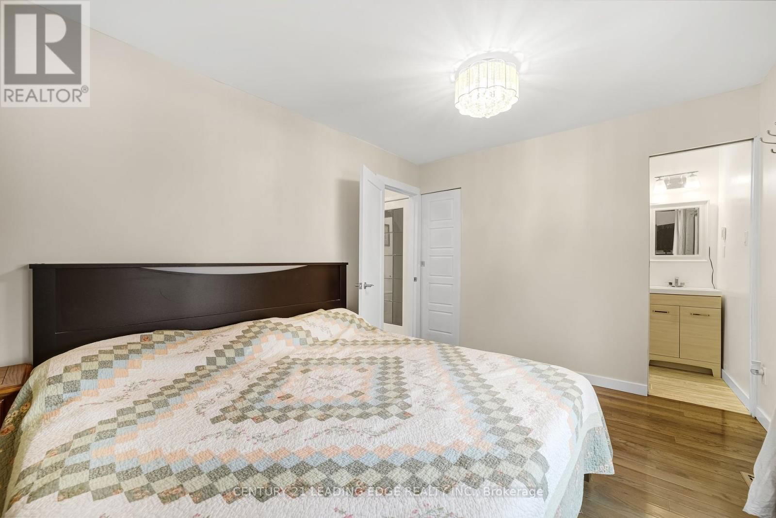 12 MCKEOWN STREET Image 33