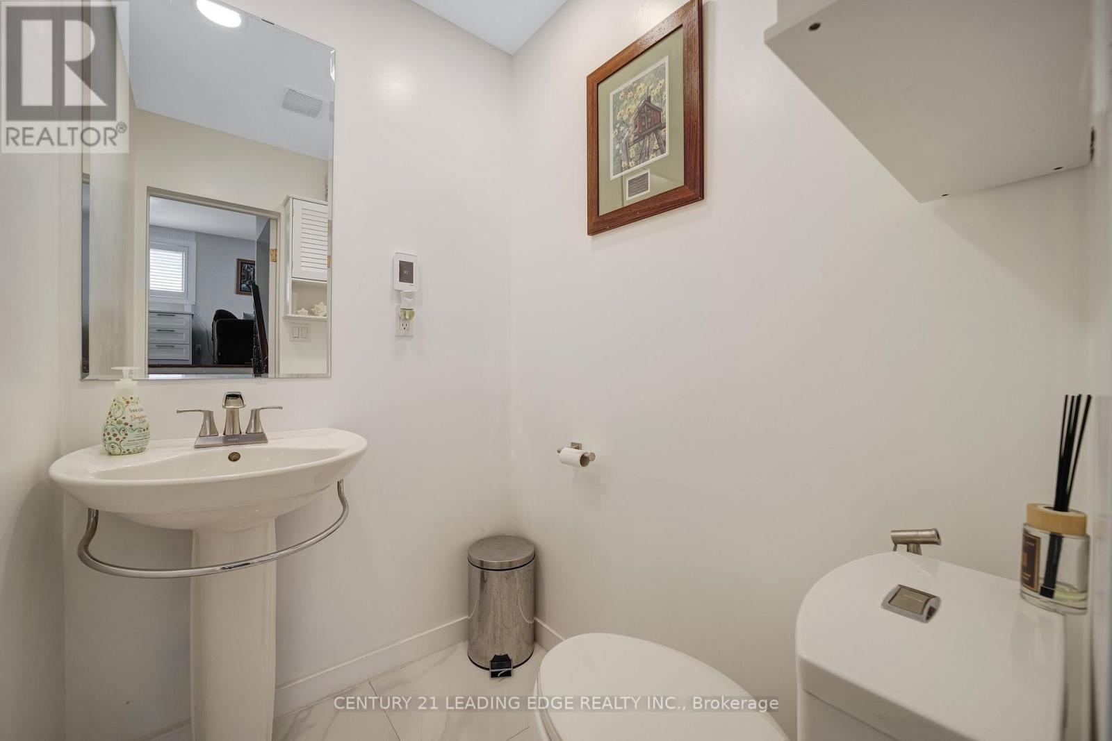 12 MCKEOWN STREET Image 38