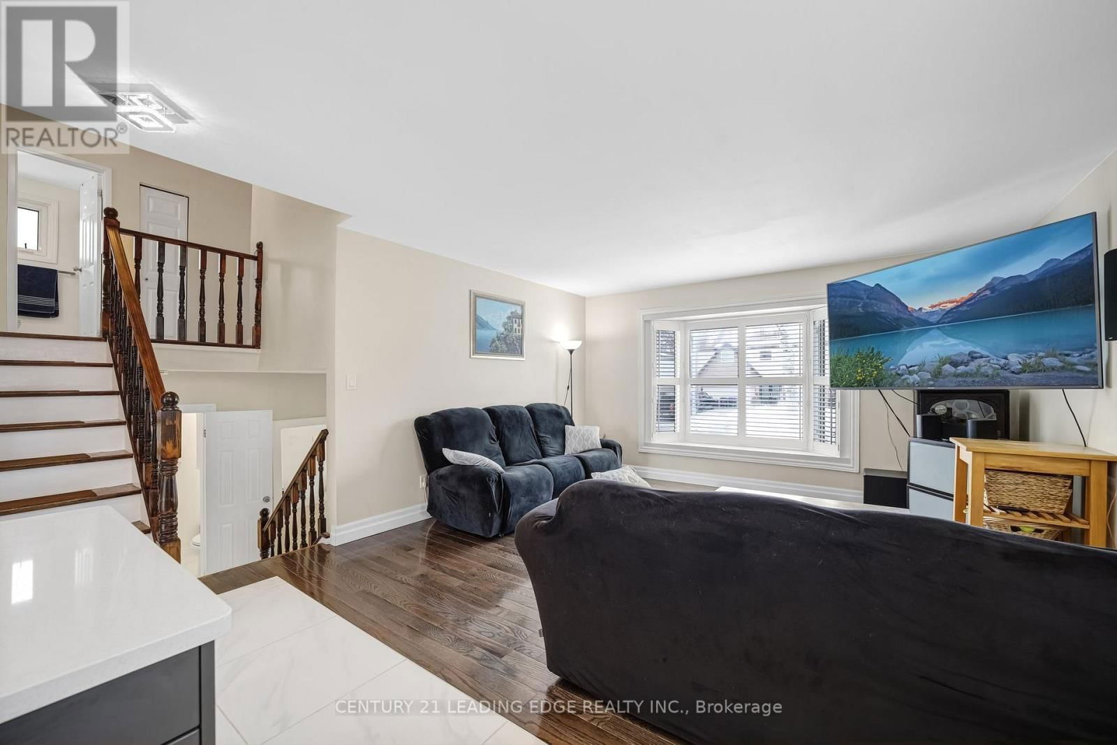 12 MCKEOWN STREET Image 9