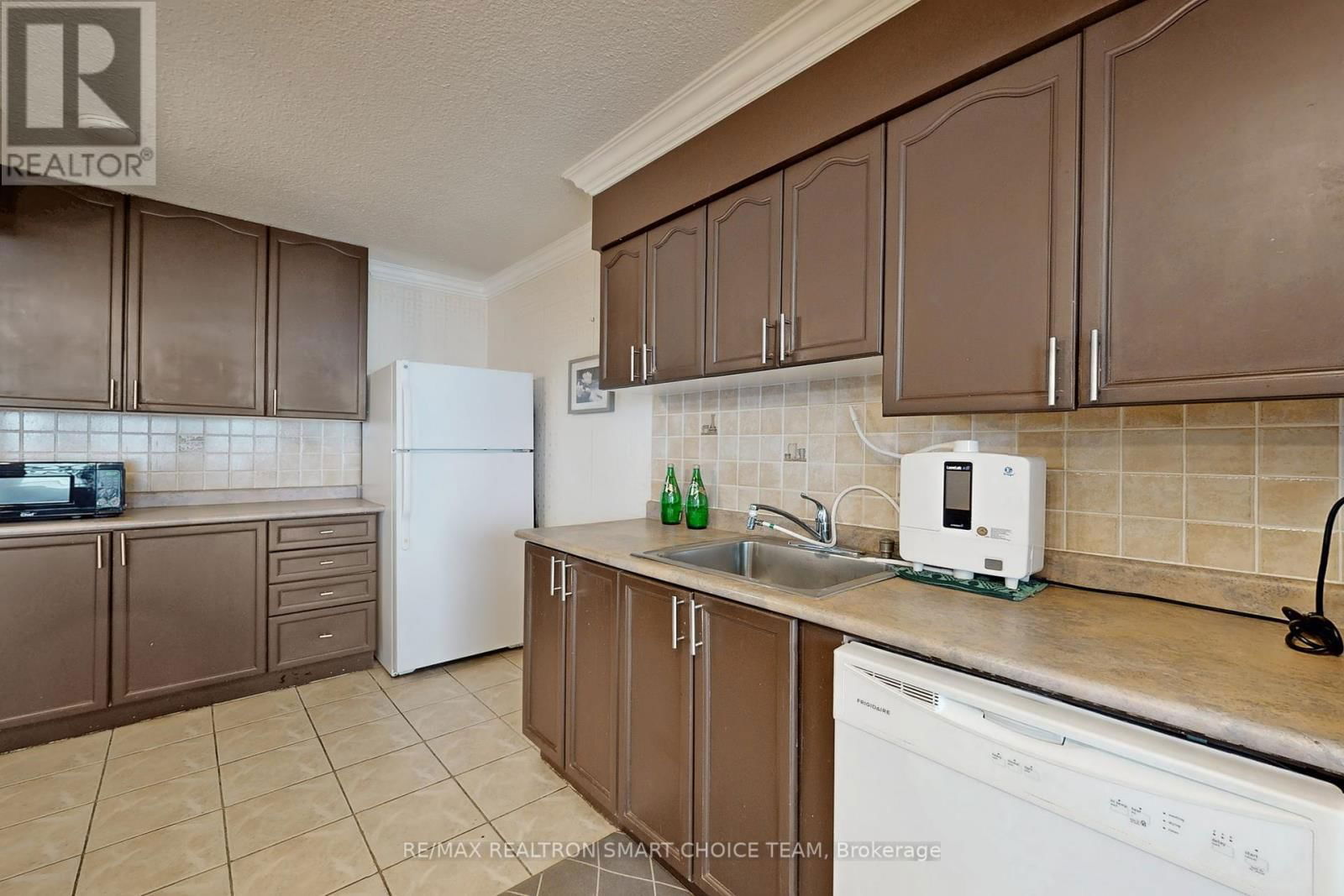 506 - 180 DUDLEY AVENUE Image 10