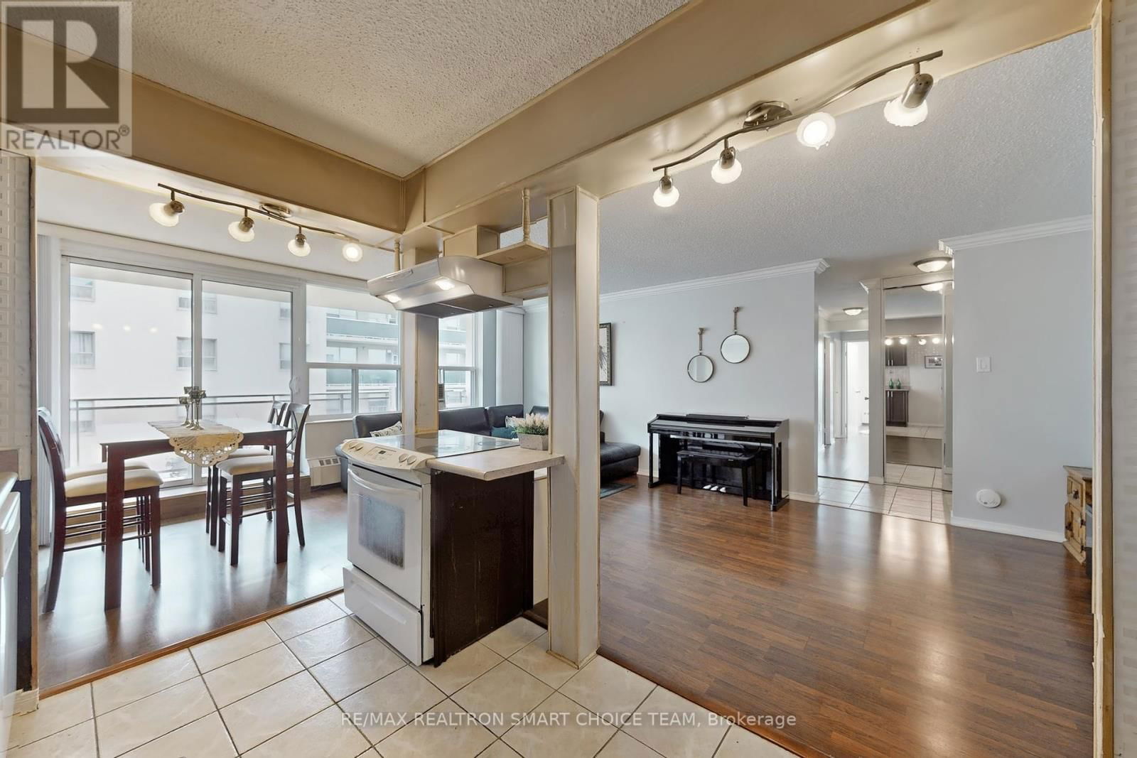 506 - 180 DUDLEY AVENUE Image 11