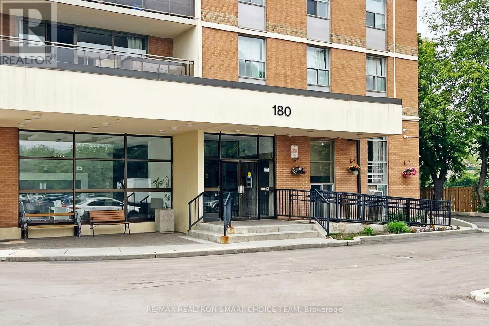 506 - 180 DUDLEY AVENUE Image 2