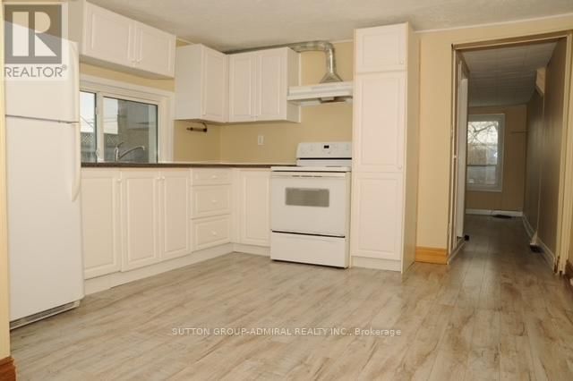 32-34 SUPERIOR STREET Image 6