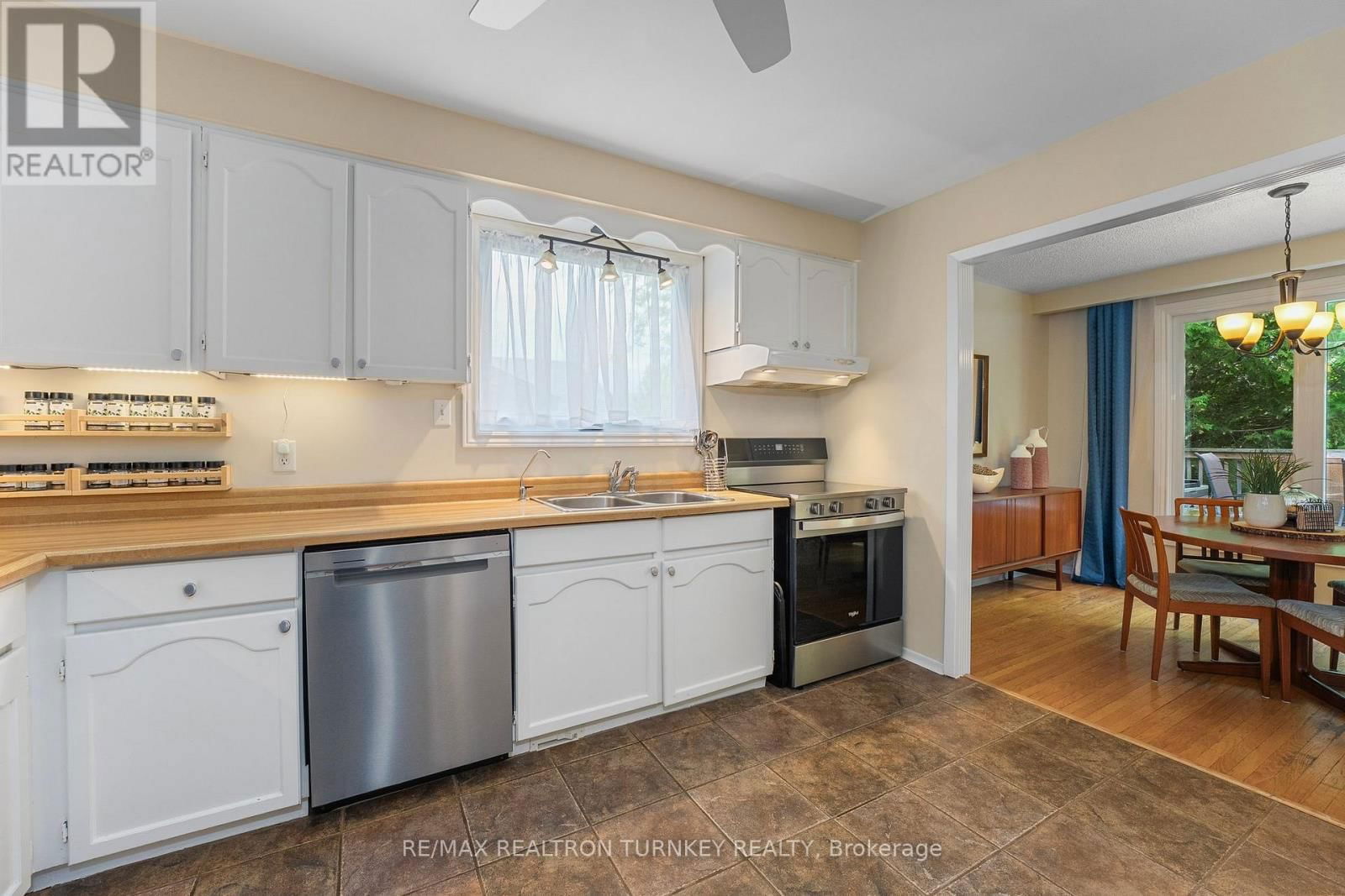 58 OLIVE STREET Image 12