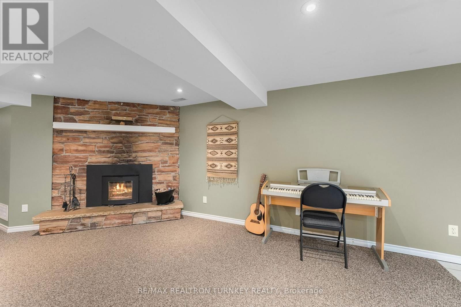 58 OLIVE STREET Image 27