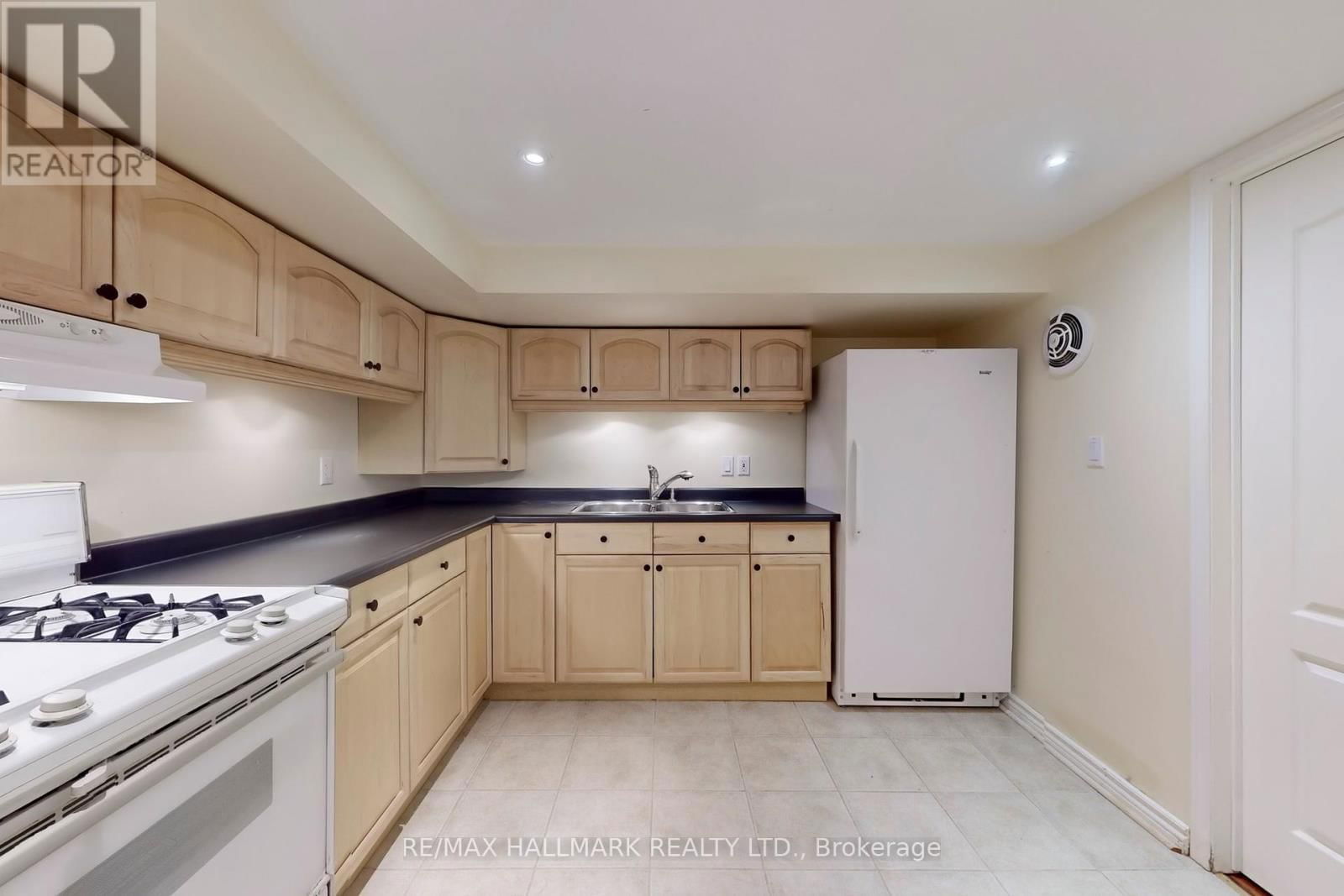 92 CANYON HILL AVENUE Image 39