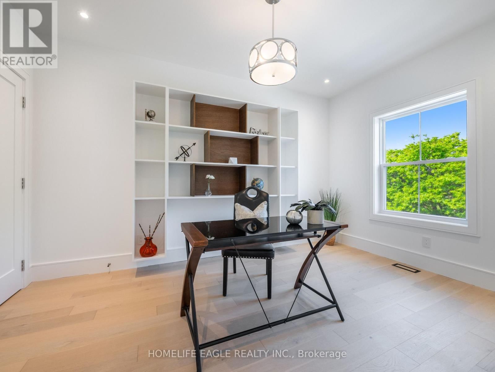 38 MARK STREET Image 24
