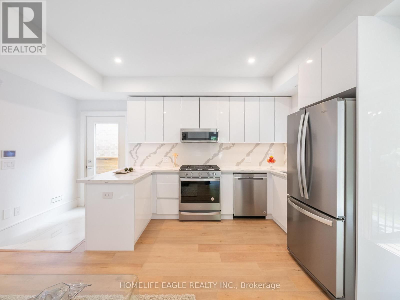 38 MARK STREET Image 26