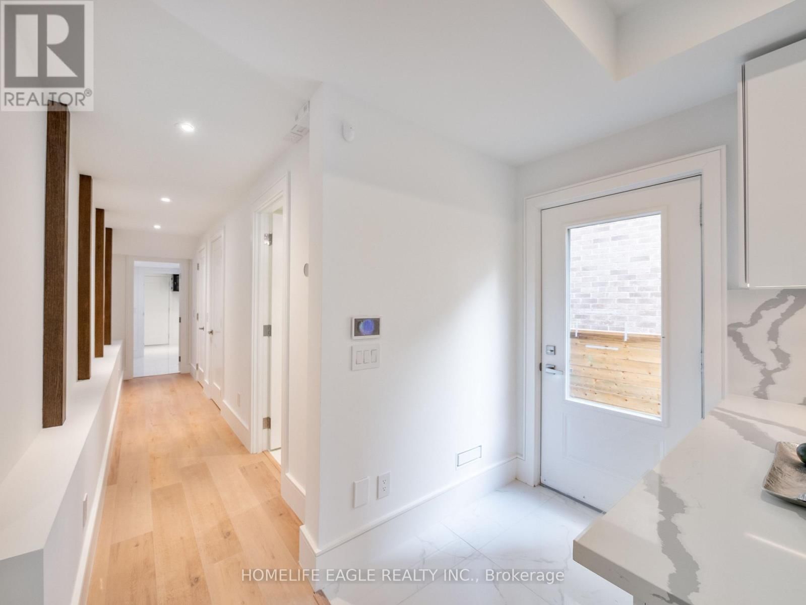 38 MARK STREET Image 31