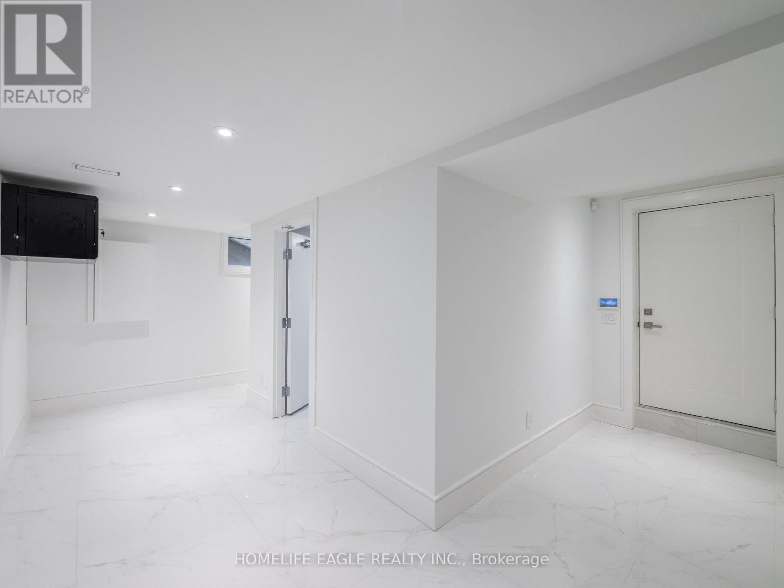 38 MARK STREET Image 33