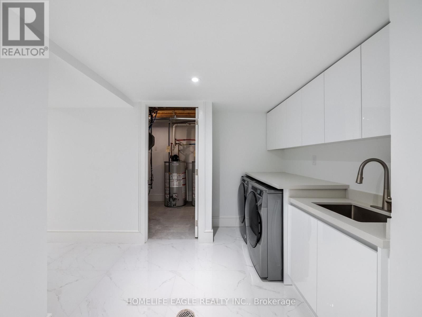 38 MARK STREET Image 34