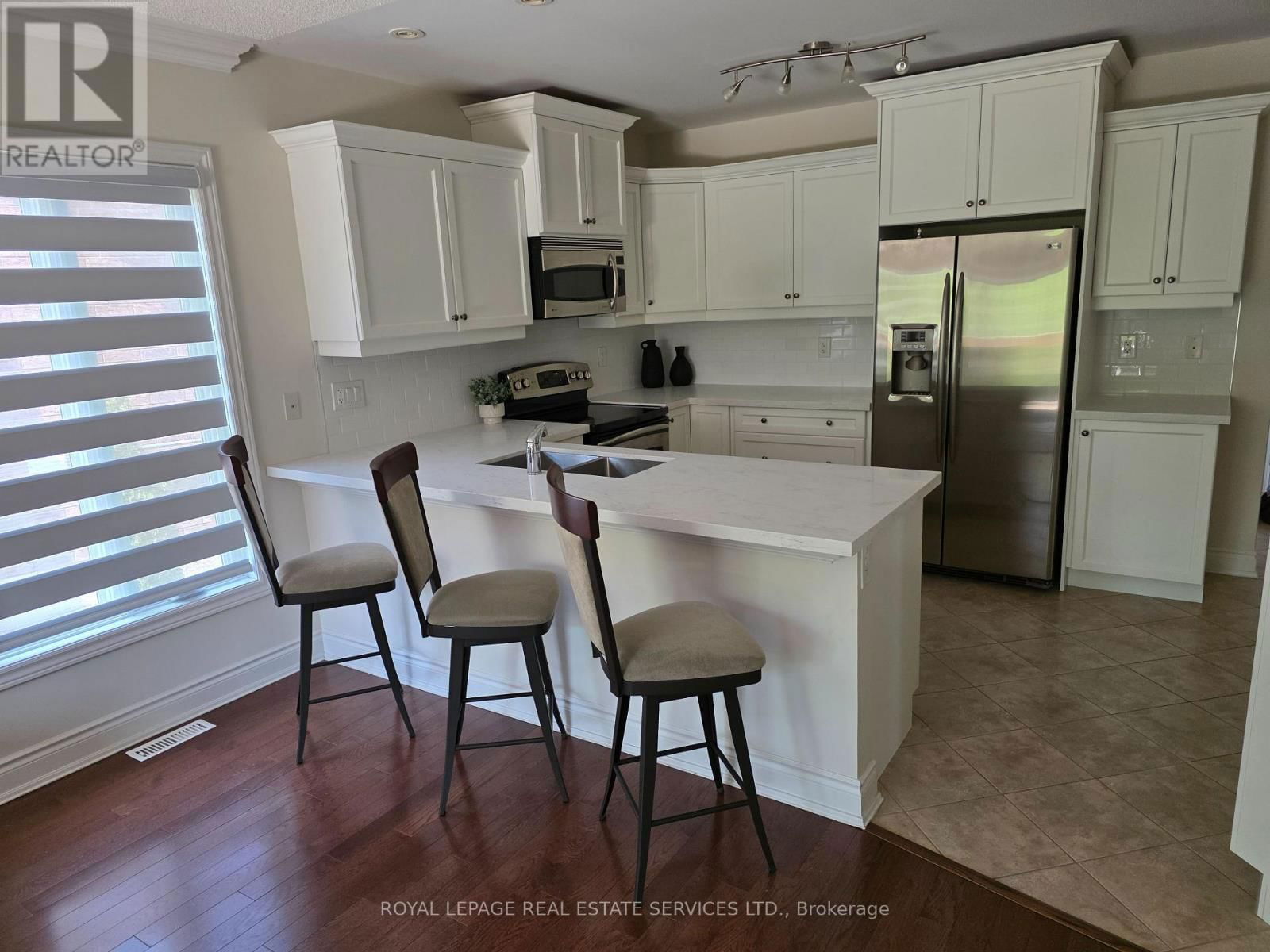 23 - 62 RENAISSANCE POINT Image 2