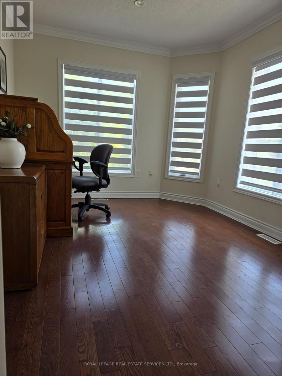 23 - 62 RENAISSANCE POINT Image 9