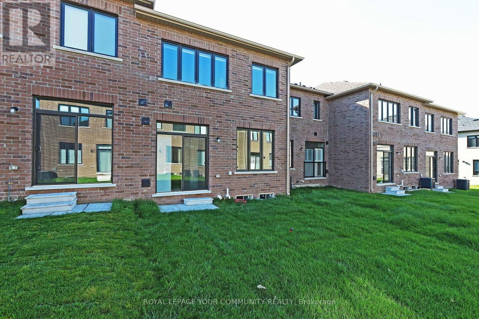 81 BOUNDARY BOULEVARD Image 35