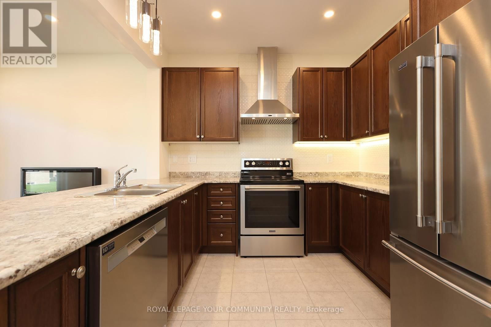 81 BOUNDARY BOULEVARD Image 8