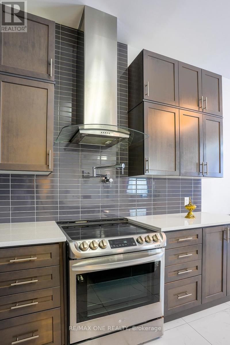 18 FRANK KELLY DRIVE Image 10