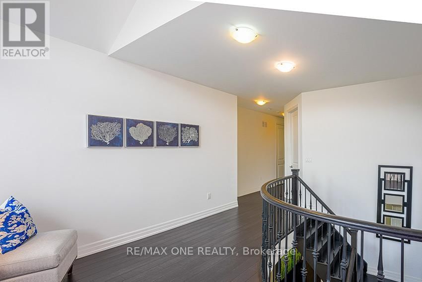 18 FRANK KELLY DRIVE Image 32
