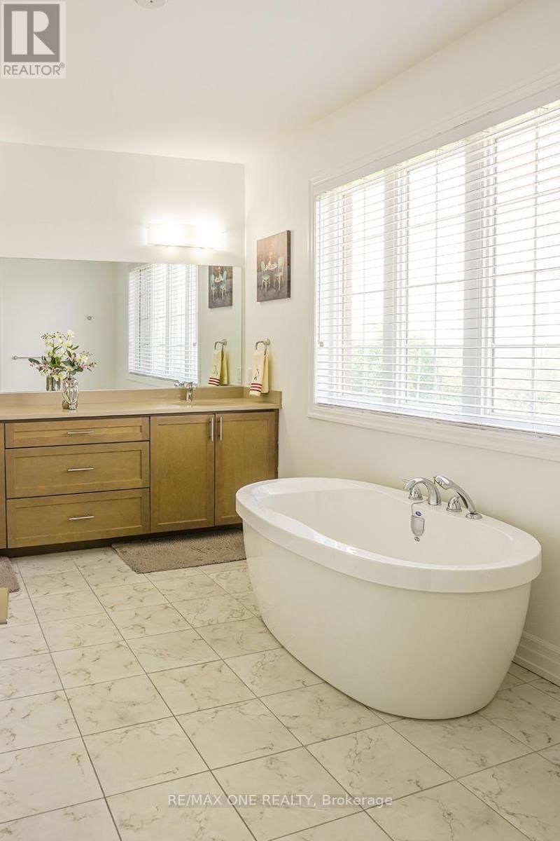 18 FRANK KELLY DRIVE Image 37