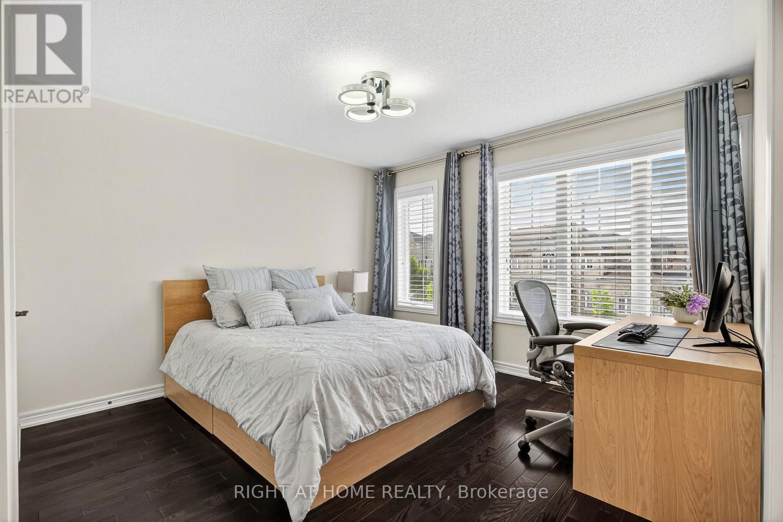 268 CARRIER CRESCENT Image 33