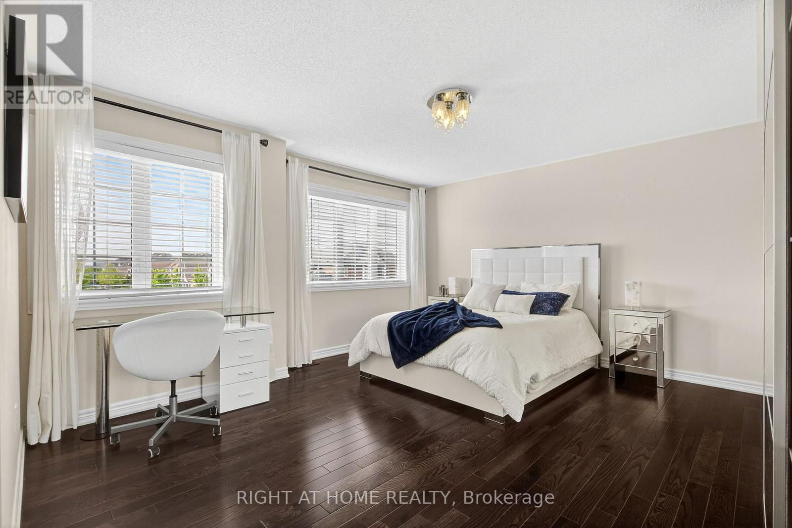 268 CARRIER CRESCENT Image 34