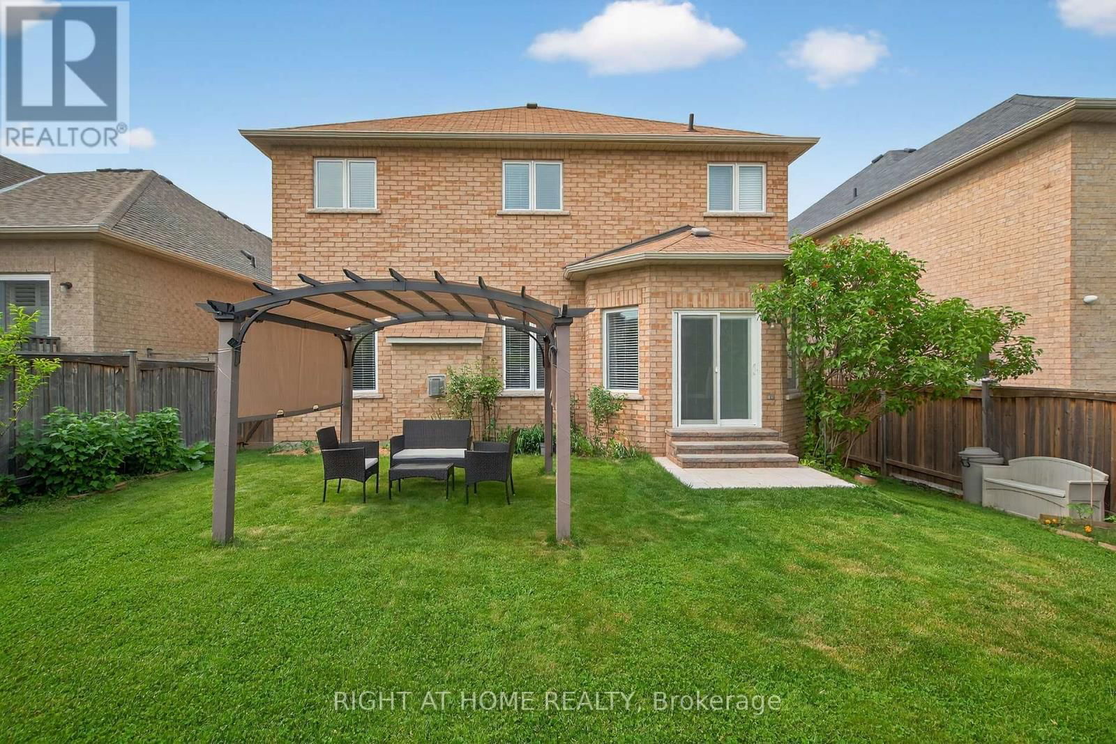 268 CARRIER CRESCENT Image 37