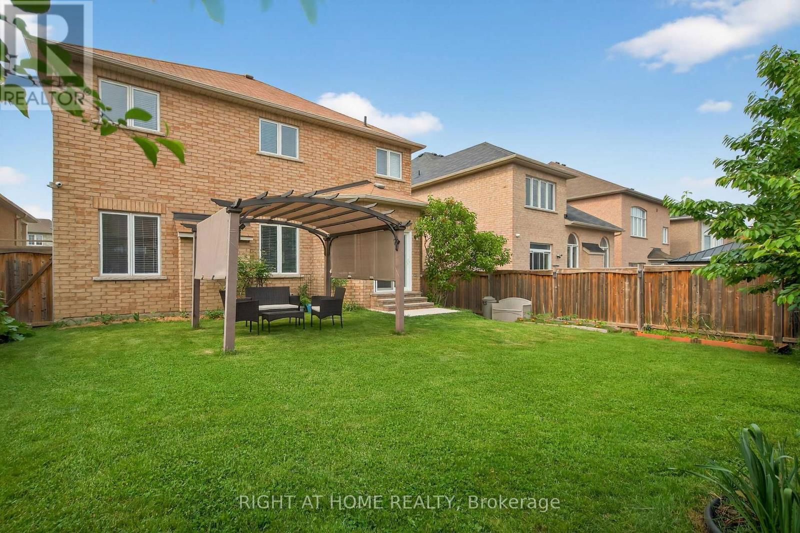 268 CARRIER CRESCENT Image 39
